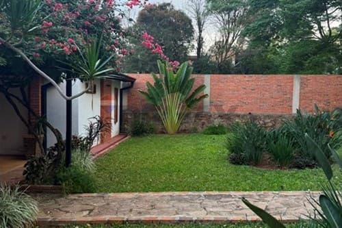 Oportunidad en el Centro de Caacupé, foto 4