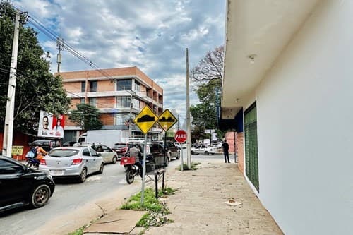 Salón comercial de 48 m2 – San Lorenzo centro, foto 5