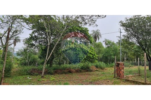 Terreno en la ciudad de Ytu a pasos de un arroyo — foto 3