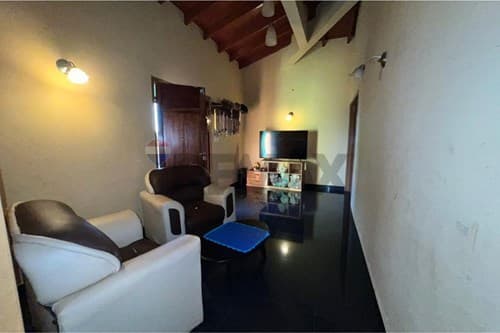 amplia casa en Itauguá semi amoblado — foto 1