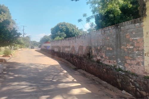 VENDO TERRENO DE 660 Mts2 en el Centro de Capiatá