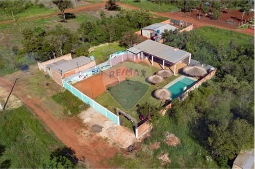 "Quinta en Paraguay: Retiro Moderno y Acogedor" — foto 2