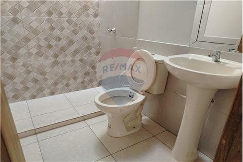 Casa en condominio seguro, isla bogado Luque — foto 4