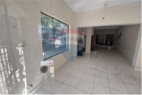 En Venta Propiedad con 3 departamentos y 4 salones — foto 4