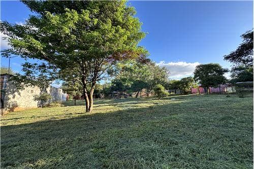 Amplio terreno de 1.422,71 m2 en Ycua Dure - Luque