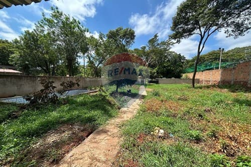 Vendo amplio inmueble - zona Ñemby
