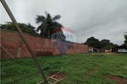 Amplio terreno Centro de San Lorenzo — foto 3