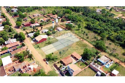Oferta de terreno en el centro de capiata