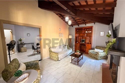 Casa amoblada en alquiler - Encarnación