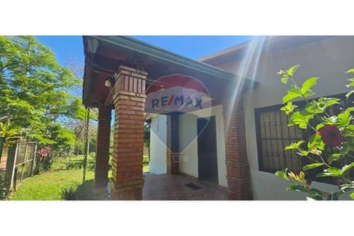 Casa en la ciudad de cabañas — foto 2