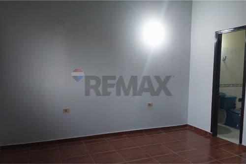 ¡EN ALQUILER! Lindo y acogedor Dúplex en Lambaré — foto 3