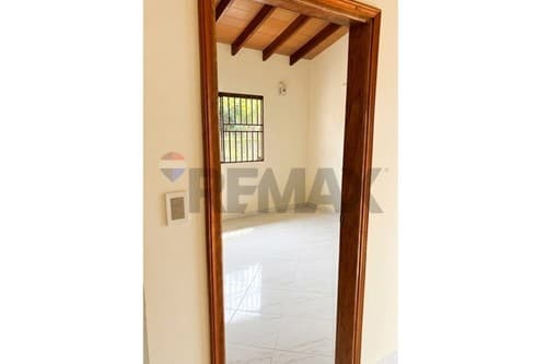 Casa en Villa Elisa: Zona Estratégica Tres Bocas — foto 5