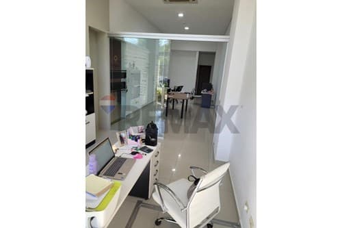 En venta oficina con renta - edificio quantum park — foto 1