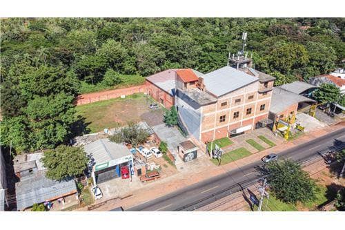 edificio sobre la Avenida Las residentas — foto 5