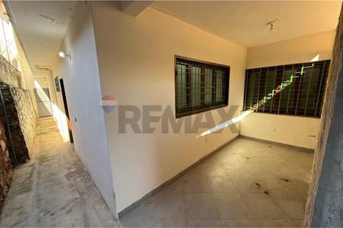 Alquilo Local Comercial sobre Av. Fdo. de la Mora