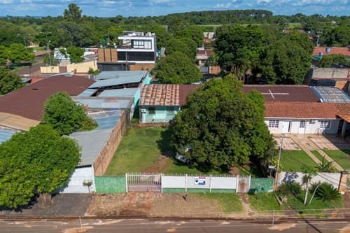 "Casa Ideal en Área 6, Hernandarias: ¡Tu Hogar!"
