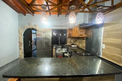 Amplia residencia + depto independiente - Lambaré — foto 3