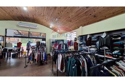 Exclusiva venta de propiedad en barrio kaaguy rory — foto 1