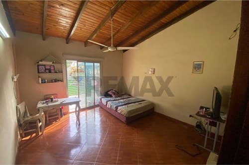 Casa en Barrio Nueva Aurora (Mita'i) — foto 3