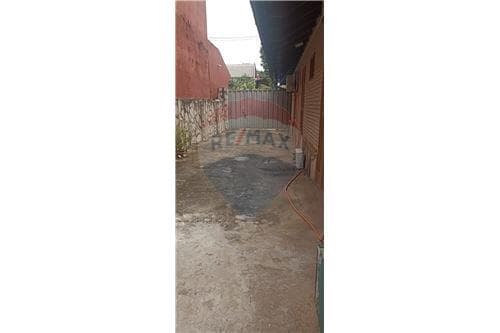 Vendo amplia casa -barrio san luis-San Lorenzo