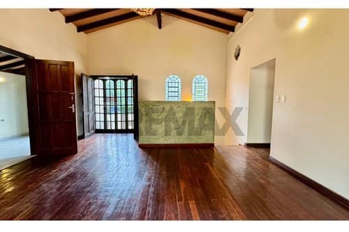 Aquilo Residencia en Barrio Laurelty Luque — foto 3