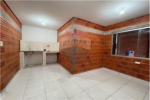 En venta deposito a estrenar en San Lorenzo — foto 2