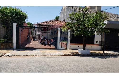 Amplia propiedad en barrio san vicente — foto 4