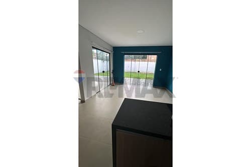 En venta hermosa casa amoblada en km 11 acaray, foto 4