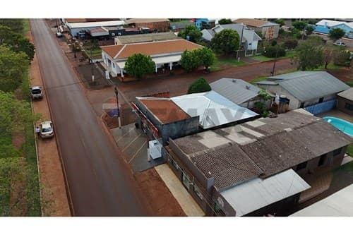 ¡Invierte en Naranjal: Local Comercial Único!