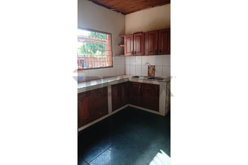 "Casa Ideal en Encarnación: 4 Hab, 432m² Totales", foto 5