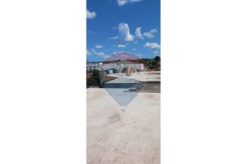 Vendo duplex a terminar zona del yacht