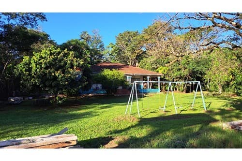 Amplio lote con casa de verano — foto 5