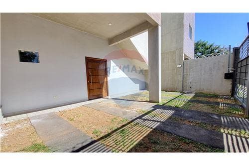 Duplex de 3 dormitorios en zona del yacht, lambare, foto 2