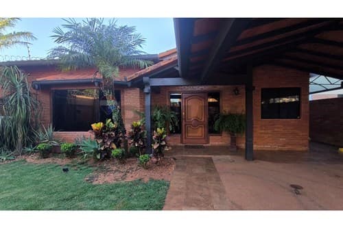 Casa, con piscina en Laurelty- Terreno 12x30
