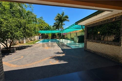 En Venta Casa Quinta con Piscina en Limpio — foto 2