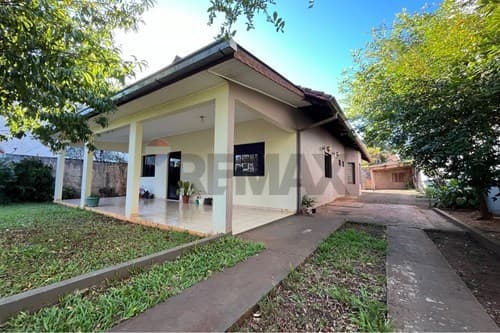 Casa Espaciosa en Venta en Santa Rita, Paraguay — foto 4