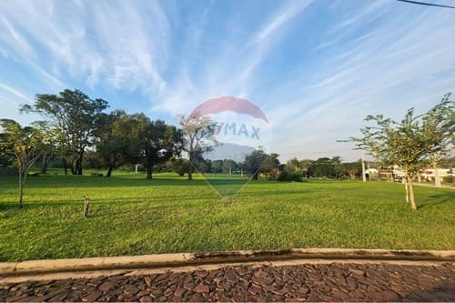 Terreno Condominio la Trinidad Ubicación única