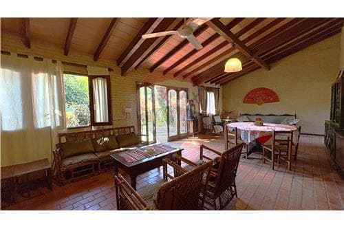 Se vende casa en Cuarto Barrio Luque — foto 1