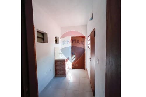 Vendo casa en limpio zona abasto norte