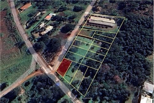 Amplio lote a pasos del circuito comercial - venta