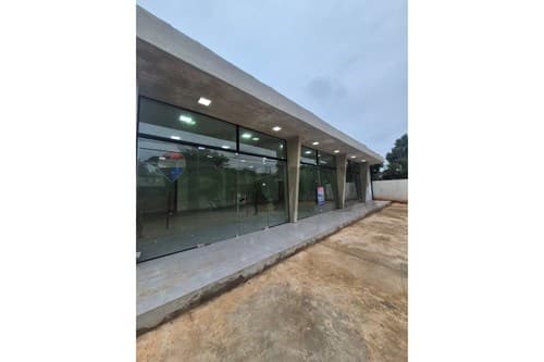 salón comercial en Cabañas — foto 1
