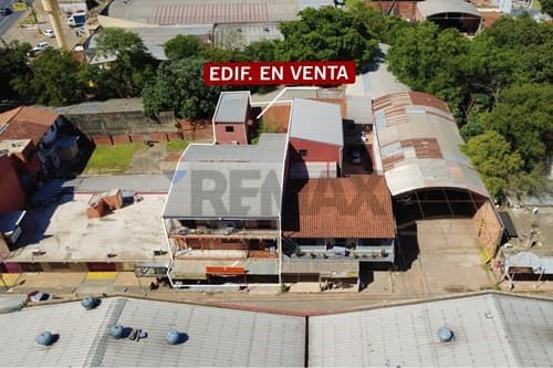 Edificio residencial y comercial en venta — foto 3