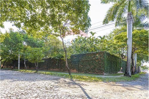 ✨gran propiedad de 2580 m2 en doble esquina en barrio ykua sati✨, foto 3