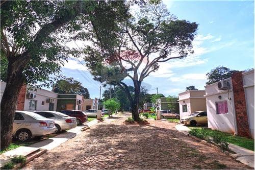 Casa en condominio seguro, isla bogado Luque — foto 5