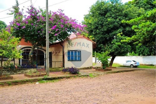 Casa en esquina- Ñemby-pa'i ñu, foto 1