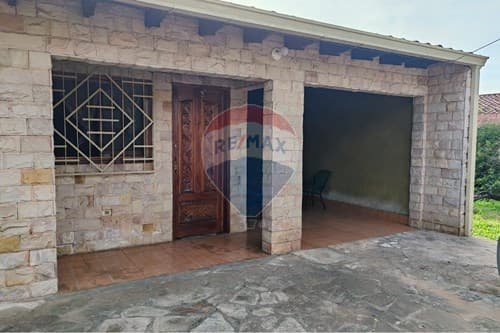 En venta amplia vivienda en loma merlo Luque — foto 2