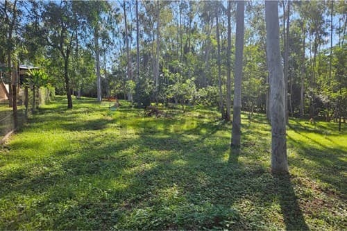 En venta. Amplio terreno en altos