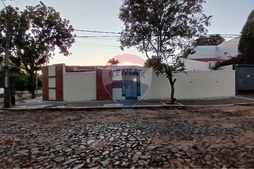 Amplia Casa para Oficina. Las Lomas, foto 1