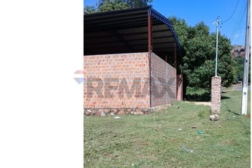 ¡Depósito Comercial en la Ciudad Yaguarón!