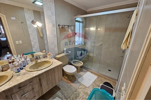 amplia residencia zona Goethe en esquina — foto 3